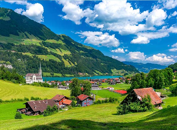 سوئیس یک کشور جذاب و توریستی در اروپا می باشد